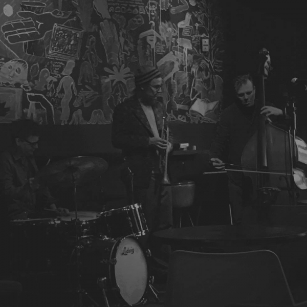 Atmosfärg Trio